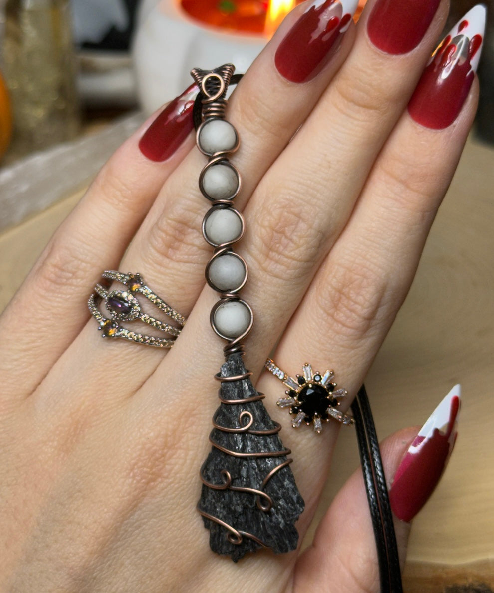 White Quartz x Black Kyanite Witches Broom Necklace