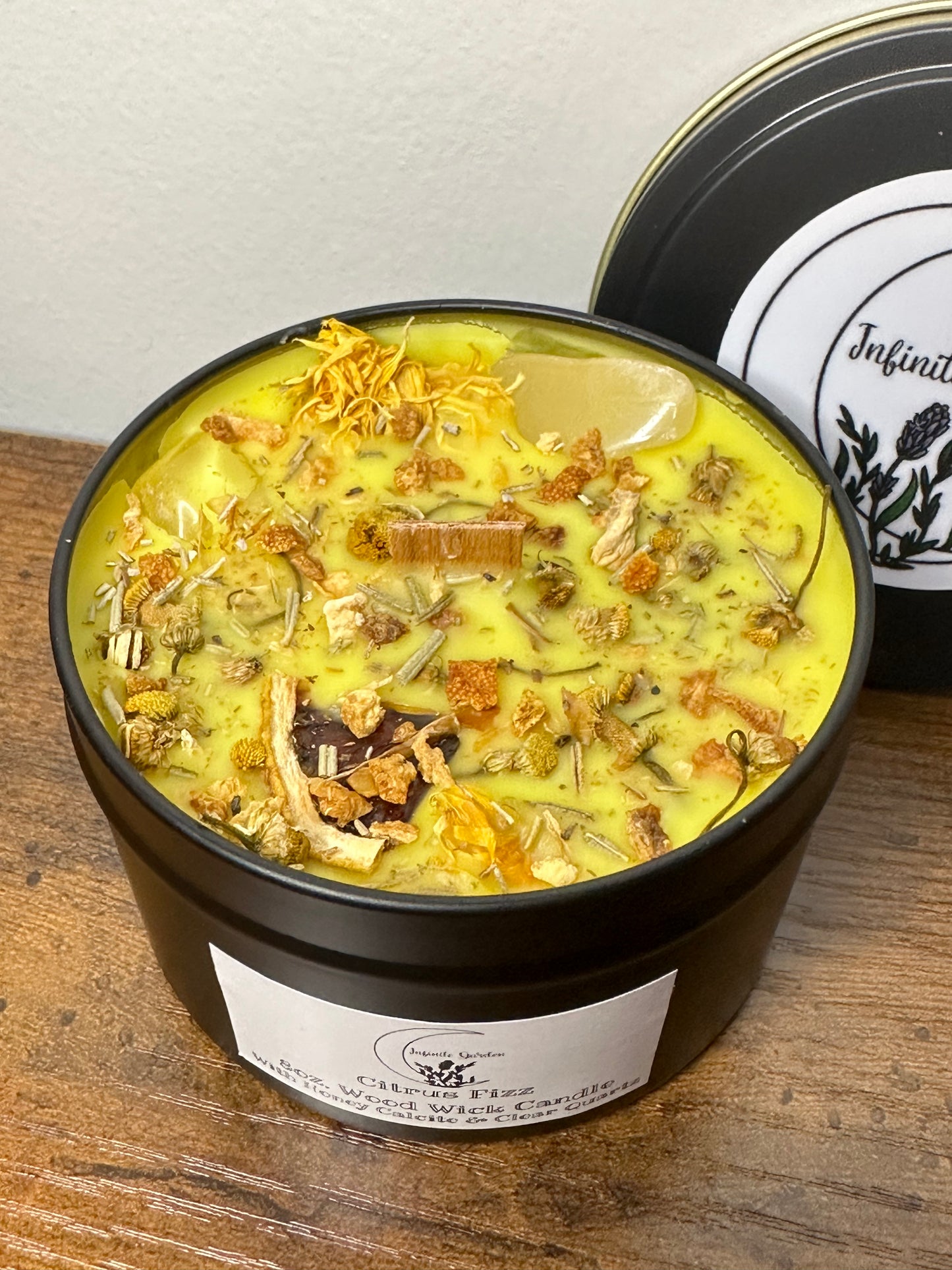 Citrus Fizz 8oz. Wood Wicks Candle With Honey Calcite & Clear Quartz
