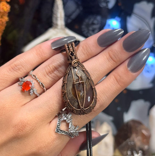 Brown Agate x Onyx Knife Necklace